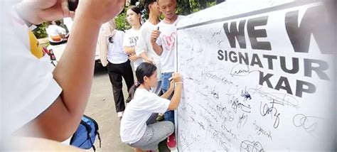 Barangay captain killed in gun buy.